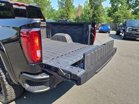 Used 2025 GMC Sierra 1500 AT4 w/ AT4 Premium Package AWD/4WD image 64