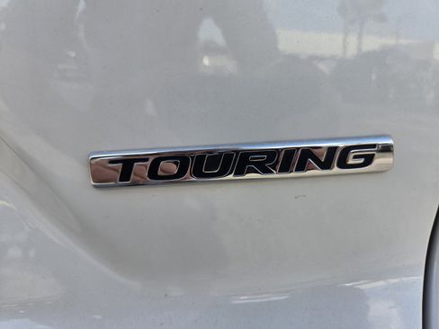 Used 2019 Honda CR-V Touring image 14