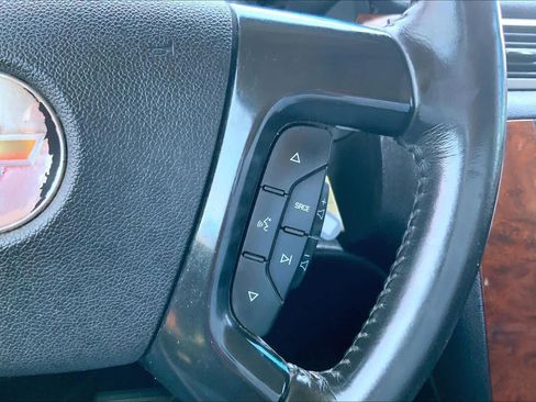 Used 2008 Chevrolet Suburban 2500 LT AWD/4WD image 23