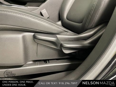 Used 2024 Buick Encore GX Sport Touring image 19