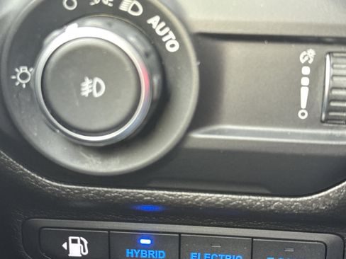 Used 2023 Jeep Wrangler Sahara w/ Cold Weather Group image 25