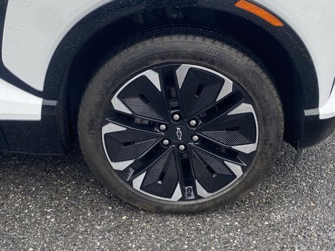 Used 2024 Chevrolet Blazer EV RS image 11