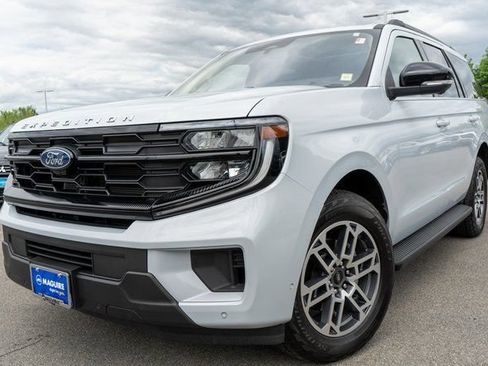 Used 2025 Ford Expedition Active AWD/4WD image 1