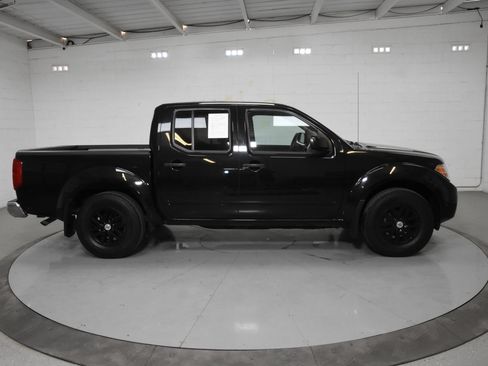 Used 2021 Nissan Frontier SV RWD image 5