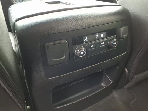 Used 2018 Chevrolet Tahoe LT image 16