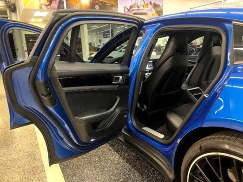 Used 2017 Porsche Panamera image 26