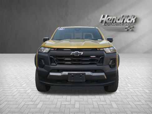Used 2023 Chevrolet Colorado Trail Boss w/ Technology Package image 3