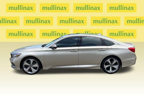 Used 2018 Honda Accord Touring image 11