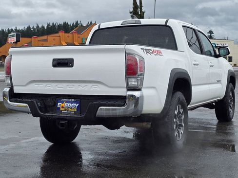 Used 2022 Toyota Tacoma TRD Off-Road image 7