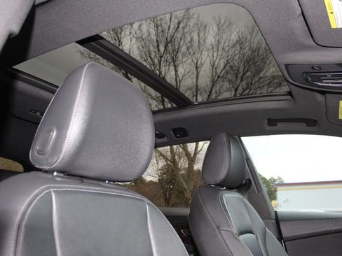 Used 2019 Audi Q8 Premium image 33