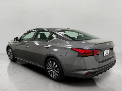 Used 2025 Nissan Altima 2.5 SV FWD image 6