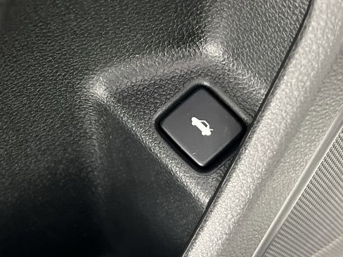 Used 2019 Honda Insight Touring image 32