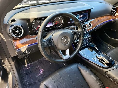 Used 2017 Mercedes-Benz E 300 E 300 image 9