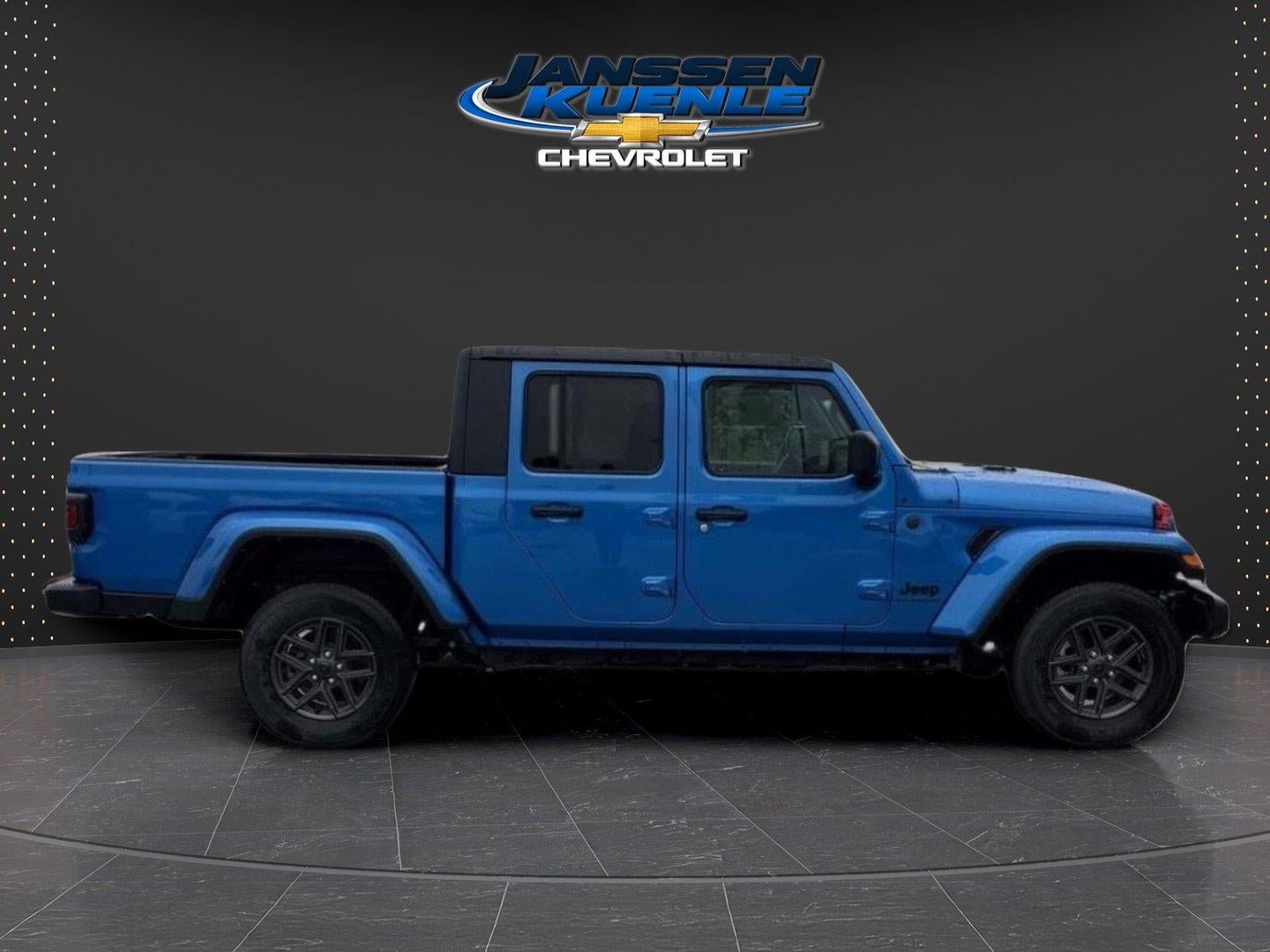 Used 2024 Jeep Gladiator Sport AWD/4WD image 4