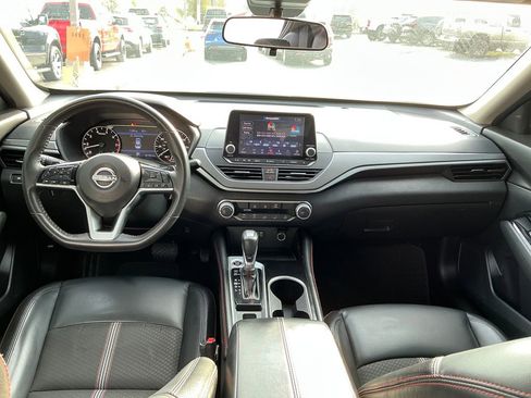 Used 2024 Nissan Altima 2.5 SR image 17