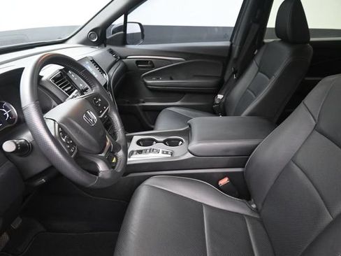 Used 2025 Honda Passport EX-L image 17
