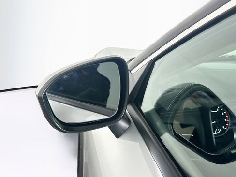 Used 2025 Nissan Rogue SV FWD image 16