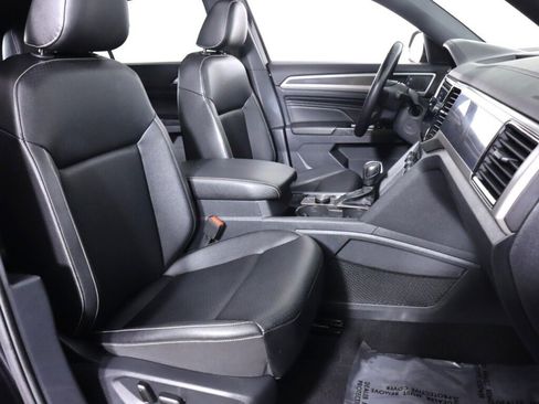 Used 2020 Volkswagen Atlas Cross Sport SEL image 44