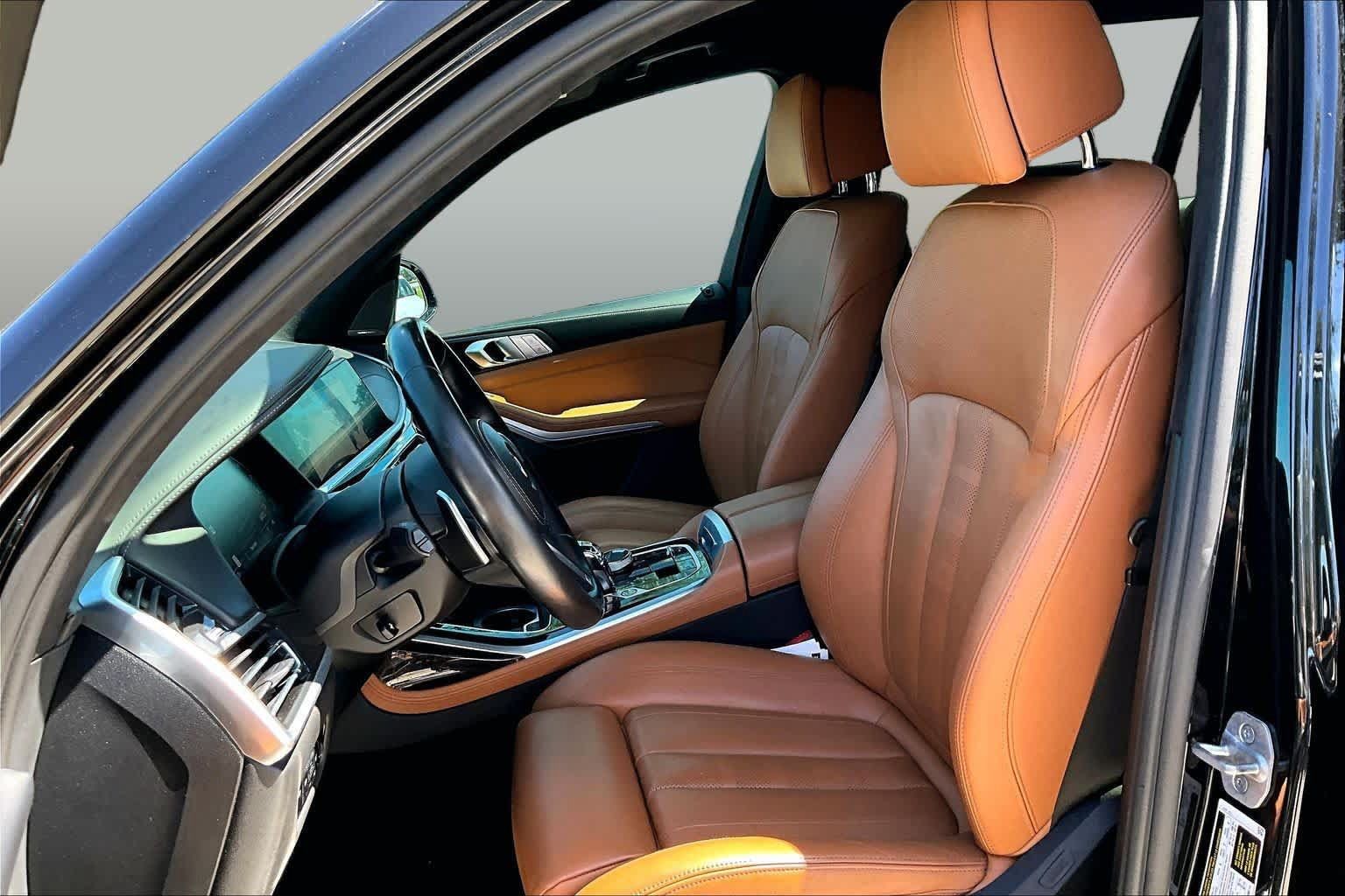 Used 2021 BMW X7 M50i w/ Executive Package AWD/4WD image 8