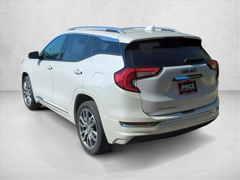 Used 2024 GMC Terrain Denali w/ Denali Premium Package AWD/4WD image 5