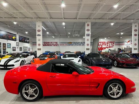 Used 2004 Chevrolet Corvette Convertible w/ Preferred Equipment Group RWD image 5