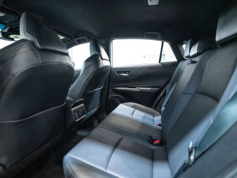 Certified 2023 Toyota Venza XLE image 33