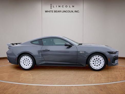 Used 2026 Ford Mustang GT Premium w/ GT Performance Package RWD image 4