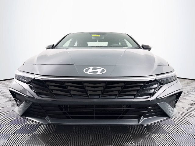 New 2025 Hyundai Elantra SEL FWD image 10