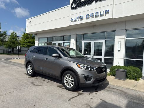 Used 2017 Kia Sorento L FWD image 10