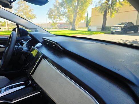 Used 2018 Honda Clarity Plug-In Hybrid image 32