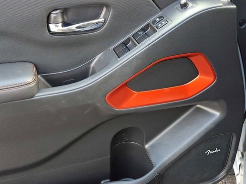 Used 2024 Nissan Frontier PRO-4X w/ Pro Convenience Package image 11