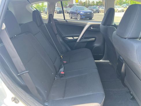 Used 2018 Toyota RAV4 XLE FWD image 33