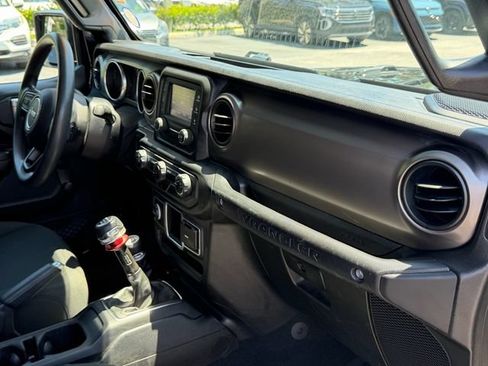 Used 2020 Jeep Wrangler Sport AWD/4WD image 19