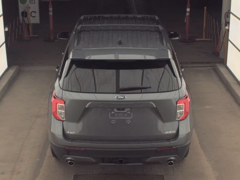 Used 2024 Ford Explorer XLT w/ Equipment Group 202A AWD/4WD image 19