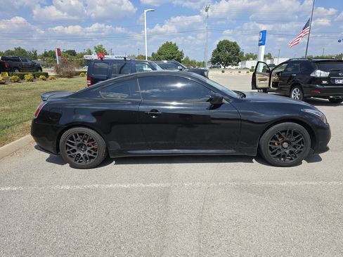 Used 2011 INFINITI G37 Journey w/ Premium Pkg image 2