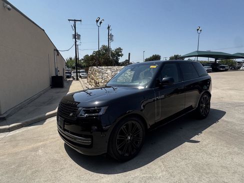 Used 2024 Land Rover Range Rover SE AWD/4WD image 1