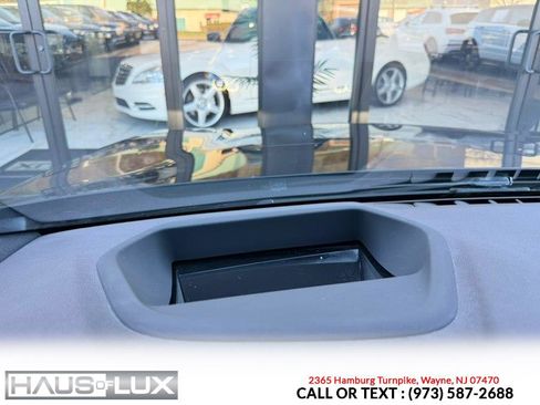 Used 2020 BMW 540i xDrive w/ M Sport Package image 34