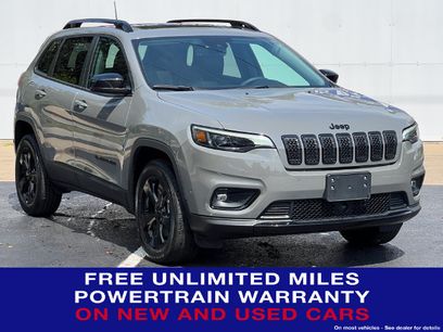 Used 2023 Jeep Cherokee Altitude Lux w/ Lux Elite Package