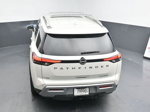 Used 2024 Nissan Pathfinder Platinum w/ Cargo Package image 15