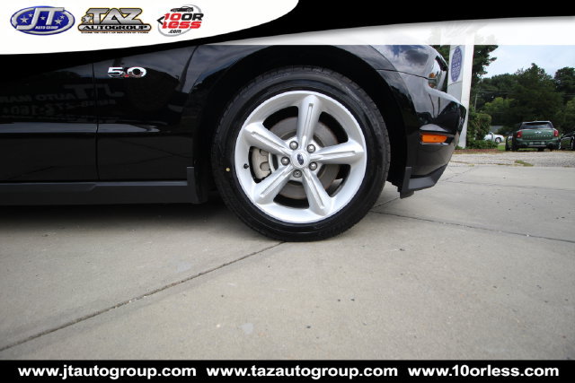 Used 2012 Ford Mustang GT w/ Security Pkg RWD image 9