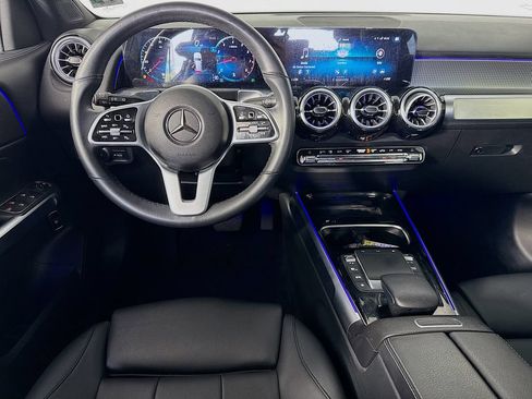 Used 2022 Mercedes-Benz GLB 250 image 22