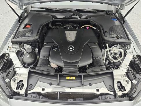 Used 2020 Mercedes-Benz E 450 4MATIC Sedan w/ Premium Package image 16
