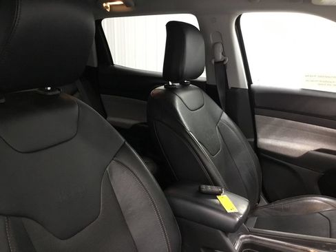 Used 2022 Jeep Compass Latitude w/ Sun and Sound Group AWD/4WD image 41