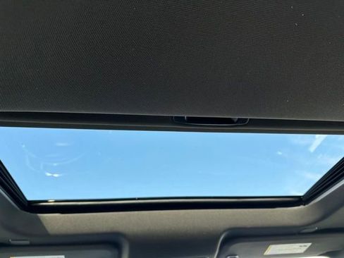 Used 2024 GMC Sierra 2500 AT4 w/ AT4 Premium Plus Package image 12