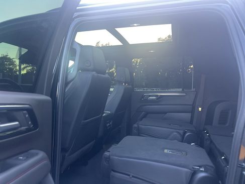 Used 2025 Chevrolet Suburban RST w/ Comfort Package image 34