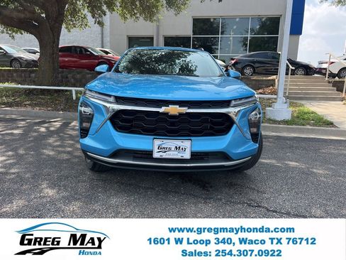 Used 2026 Chevrolet Trax LT w/ Driver Confidence Package FWD image 2