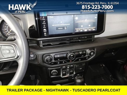 Used 2024 Jeep Gladiator Sport image 17