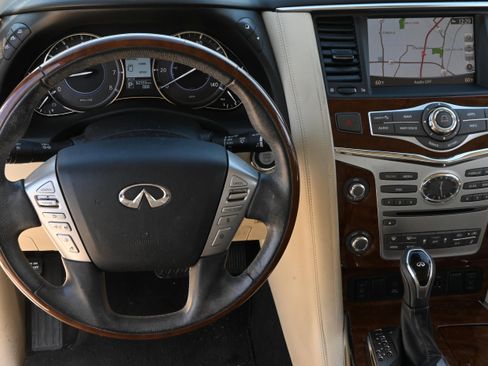 Used 2018 INFINITI QX80 4WD w/ Driver Assistance Package image 15