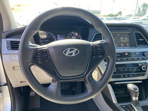 Used 2016 Hyundai Sonata SE FWD image 23