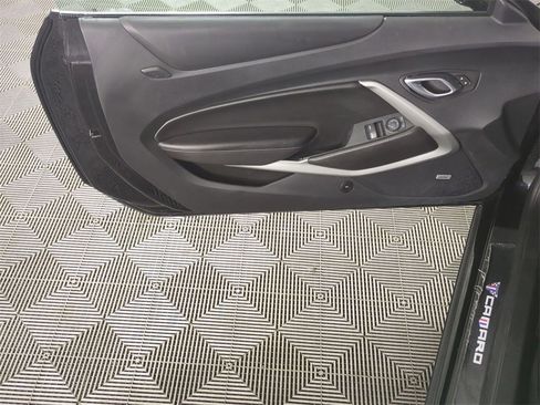 Used 2018 Chevrolet Camaro LT image 20